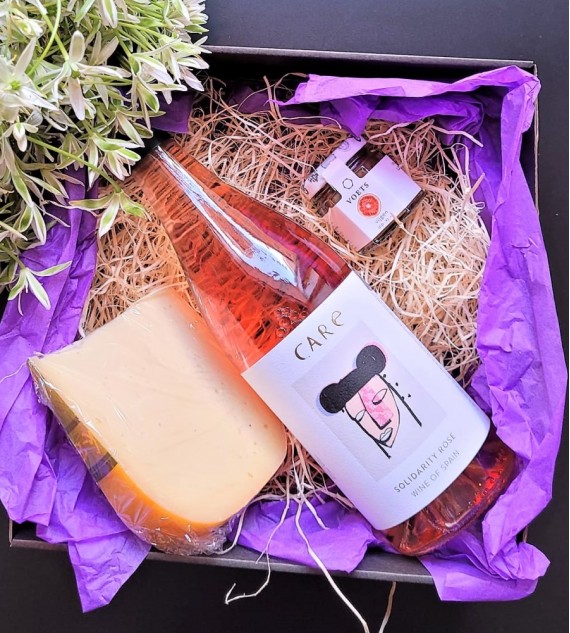 Set №1 wine and cheese in a gift box